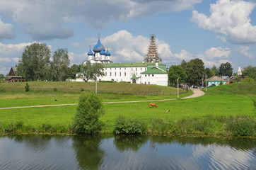 Suzdal Kremlin and Kamenka river on a Sunny summer day. Suzdal, Vladimir region, Russia