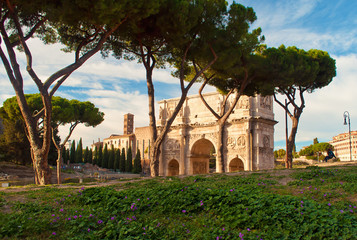 Fototapeta na wymiar View of the Arco di Costantino