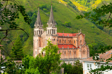 Fototapeta na wymiar Basilika in Covadonga, Spain