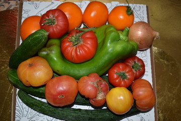 натюрморт из овощей томатов и перца