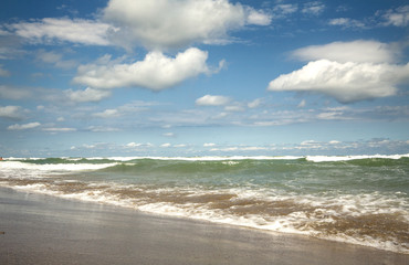 Fototapeta na wymiar scenic view of the sea and waves