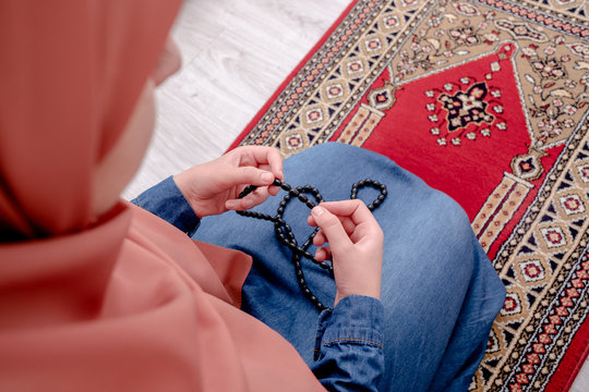 Muslim Woman Prayer, Muslim Girl Open Hands Praying With Rug