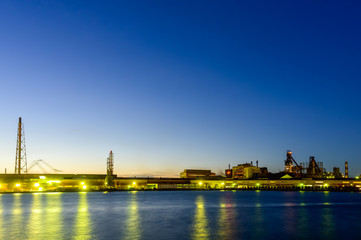 Fototapeta premium 北九州のプラントの夕焼け