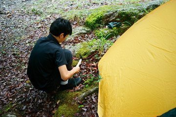 キャンプ　テント設営