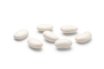 Fototapeta na wymiar White kidney beans isolated on white background