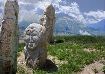 Obraz premium A stone headstone from the ancient world of the nomads. The original name of the monument - 