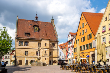 Obraz premium Altes Rathaus und Marktplatz, Weissenburg in Bayern, Deutschland 