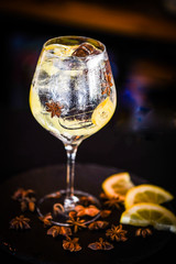 tonic gin with anise and fresh lemon