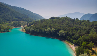 Fototapeta premium Der türkisblaue Tennosee oberhalb des Gardasees in Italien
