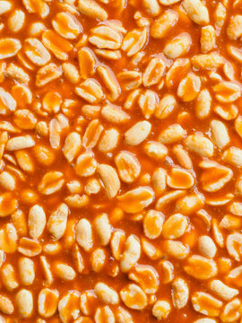 Peanuts with sweet caramel