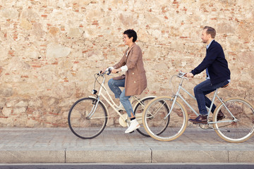 Couple with bikes in Barcelona