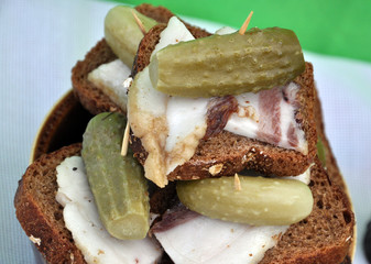  Open sandwich of bread and products