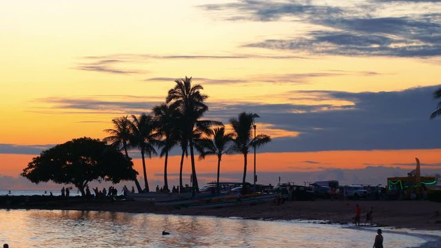 Sunset in Waikiki beach Hawaii in 4k slow motion 60fps