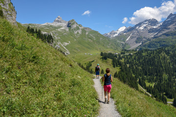 Fototapeta na wymiar Mountain path at Engstlenalp over Engelberg on Switzerland