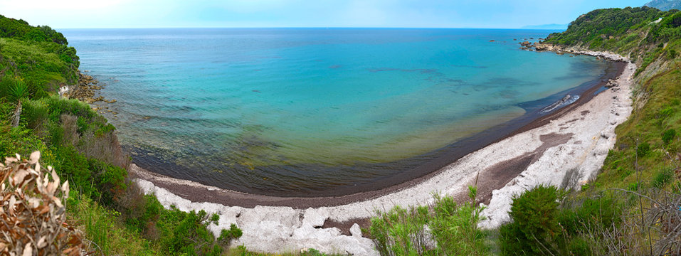 Strand in der Alonaki Bucht auf Korfu, Griechenland - beach on Corfu, Greece
