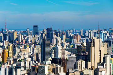 Fototapeta premium Overflying the concrete jungle