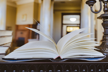 Books in the library are placed on the floor in various angles for convenient use.