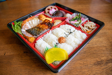 お惣菜の幕の内弁当
