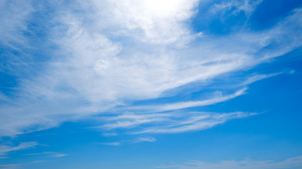 【写真素材】 青空　空　雲　夏の空　背景　背景素材　8月　コピースペース