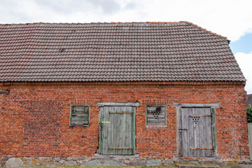 alte Hausfassade mit Ziegelsteine