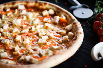 italian fresh pizza with chicken & tasty vegetables