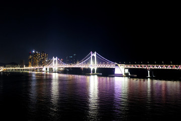 Fototapeta na wymiar Gwangan Bridge (Diamond Bridge) in Busan, South Korea
