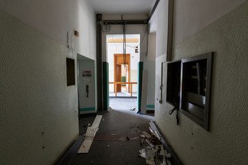 Urban exploration in an abandoned reabilitative hospital
