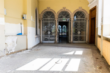 Urban exploration in an abandoned reabilitative hospital