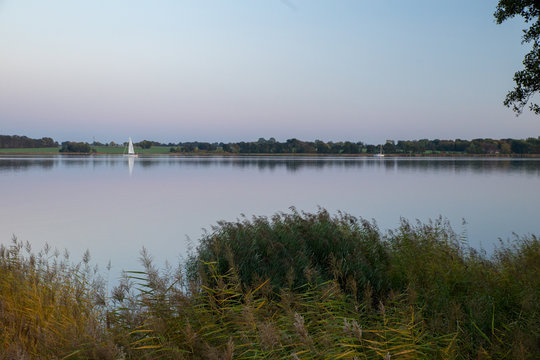 Die Schlei im Herbst .
