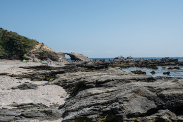 城ヶ島 馬の背洞門と岩場