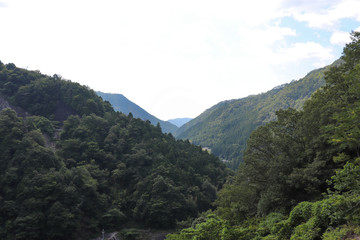 Obraz premium 矢作ダムからの景観（愛知県豊田市、岐阜県恵那市）