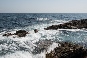 Fototapeta na wymiar 城ヶ島 赤羽根崎の岩礁地帯