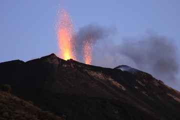 explosion volcanique