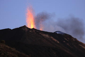 explosion volcanique