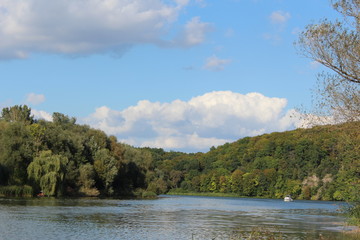 Obraz premium landscape with river and clouds