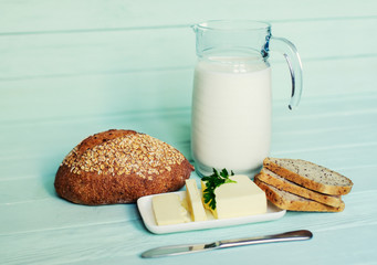 traditional bread loaf on lime wooden board