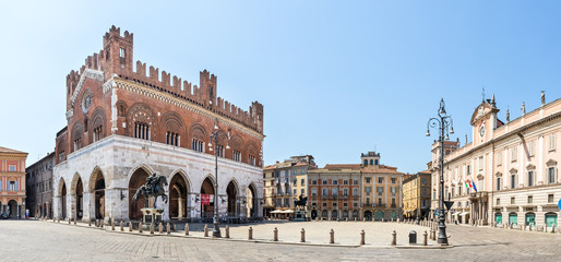 Piacenza Piazza del Cavalli - obrazy, fototapety, plakaty