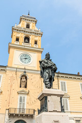 Fototapeta na wymiar Parma Piazza Garibaldi