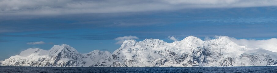 Fototapeta na wymiar Antarctica, Elephant Island, panorama