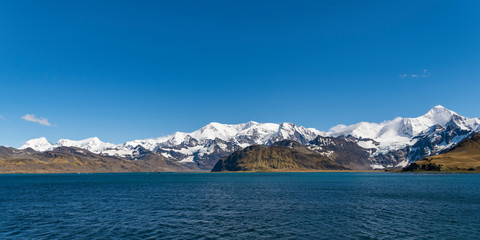 Cumberland East Bay and the mountains of the Allardyce Range. Mount Paget (left), Mount Sugartop (right).