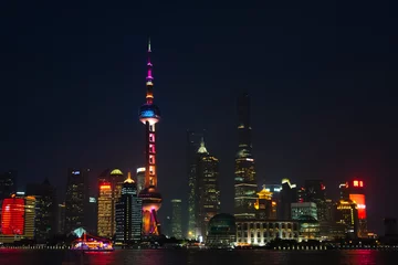 Foto op Plexiglas Night view of Pudong skyline by Huangpu River, Shanghai, China © Keren Su/Danita Delimont