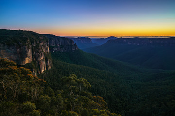 Obraz na płótnie Canvas blue hour at govetts leap lookout, blue mountains, australia 27