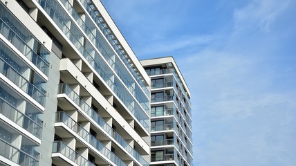 Fototapeta premium Contemporary residential building exterior in the daylight. 