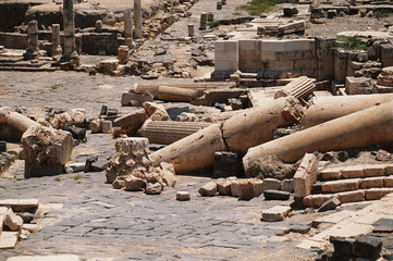 Israel, Bet She'an, Scythopolis, Roman remains and earthquake damage in ancient city