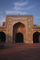 Fototapeta na wymiar The beautiful Muslim architecture at Masjid Wazir Khan, Lahore