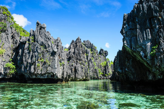 Crystal clear water in the Bacuit Archipelago, Palawan, Philippines