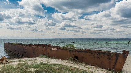 Zatoka wraków, ORP Wicher, ORP Grom, na helu