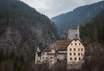 Fototapeta na wymiar The castle Fernstein in Alps, Austria