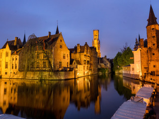 Fototapeta na wymiar Rozenhoedkaai In Bruges at night