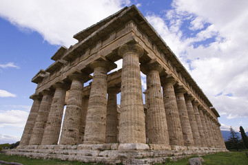 Obraz premium Italy, Campania, Paestum. Close-up of the Temple of Neptune.